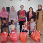 Pemdes Pontodon Timur Beri Bantuan Makanan Tambahan dan Vitamin untuk Balita