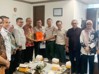 Pj Wali Kota Asripan Nani Serahkan Proposal Usulan Bantuan Peralatan dan Logistik Penanangan Bencana ke BNPB RI