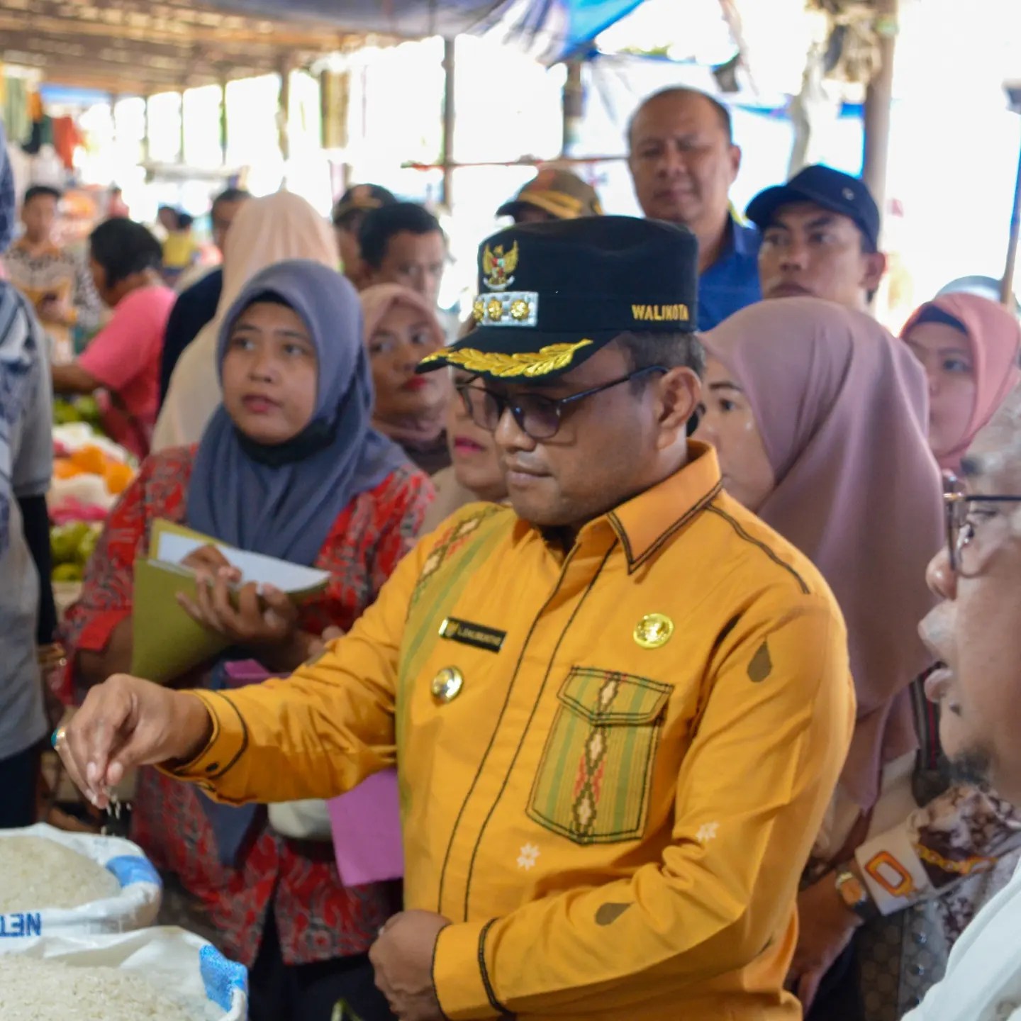 Pj Wali Kota Letnan Dalimunthe Pantau Harga Pangan di Pasar Pajak Batu Padangsidimpuan
