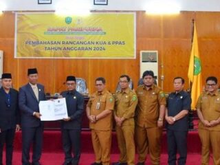 Wali Kota Padangsidimpuan Serahkan Rancangan KUA PPAS 2024
