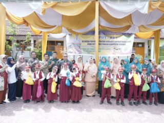 Bupati Asahan Beri Makanan Tambahan kepada 500 Anak SD