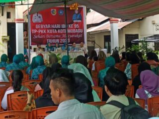 Gebyar Hari Ibu ke-95, TP-PKK Kotamobagu Berikan Bantuan Sosial