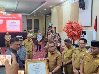 Pemkab Bolmut Raih Penghargaan dari KemenkumHAM