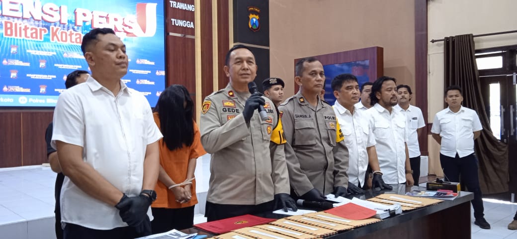 Perempuan Cantik Diduga Pelaku Korupsi BPR Artha Praja Dibekuk Polisi