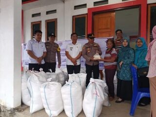 Stabilkan Harga Bahan Pokok, Pemkab Boltim Gelar Pasar Murah