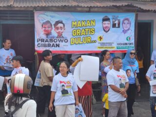 Antusias Warga Ponggok Ikuti Makan Gratis Ala Niken dan Mahardika Soekarno