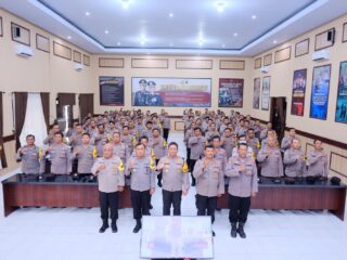 Beri Pengarahan Personel, Kapolres Blitar Kota Ingatkan Tugas dan Kewajiban Bhabinkamtibmas