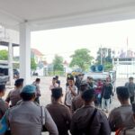 Diduga Uang Caleg Dipakai Dugem, Warga Desa Lerpak Kembali Gruduk Kantor KPU Bangkalan