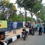 LSM Lempar Geruduk Kantor Bank Mandiri Cabang Bangkalan