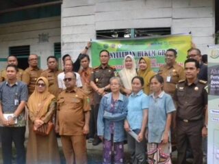 Kejaksaan Negeri Padangsidimpuan Beri Penyuluhan Hukum Bagi Masyarakat Miskin dan Rentan