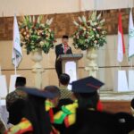 Wali Kota Asripan Nani Hadiri Wisuda Sarjana IAIK ke-1