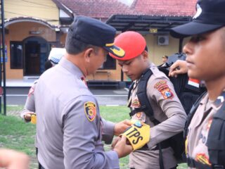 Polres Blitar Kota Gelar Apel Kesiapan Personil Pam TPS dan Pemeriksaan Kesehatan