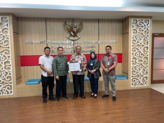 Wali Kota Asripan Nani Terima Penghargaan Anugerah Parahita Ekapraya