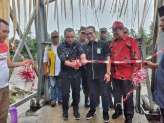 Hadiri Peresmian Jembatan Gantung Goyo, Lasena : Mari Kita Jaga Bersama