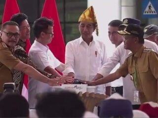 Bupati Limi Mokodompit Dampingi Presiden Jokowi Resmikan Bandara Kabupaten Bolmong