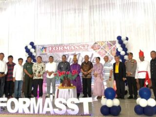 Ketua DPRD Meiddy Makalalag Hadiri Upacara Adat Tulude FORMASST