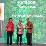 Pj Wali Kota Asripan Nani Terima Adipura ke-10 Pengelolaan Persampahan dan Kebersihan Kota
