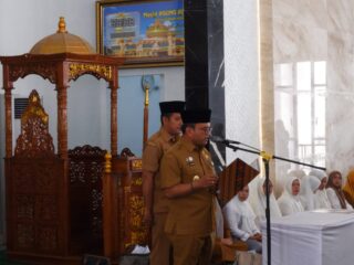 Pj Wali Kota Letnan Kukuhkan Pengurus Pengajian Al-Ikhlas Periode 2023-2028