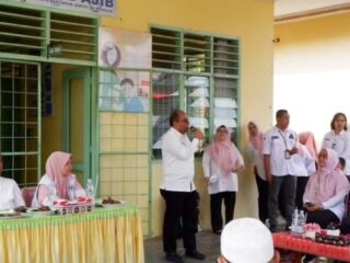 Pj Wali kota Letnan Tinjau Sunat dan Pengobatan Gratis di UPTD Puskesmas Pijorkoling