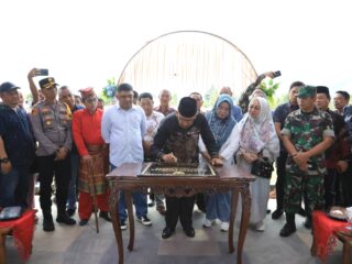 Wali Kota Asripan Nani Resmikan Alun-alun Boki Hontinimbang