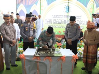 Wali Kota Asripan Nani Resmikan Masjid Al-Aqsha Desa Moyag