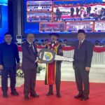 Wali Kota Asripan Nani dan Ketua DPRD Kotamobagu Mekal Serahkan 1 Unit Bus kepada IPDN Kampus Sulut