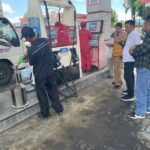 Unit Tipidter Polres Kotamobagu bersama Petugas Metrologi Cek Dispenser dan Nosel BBM di SPBU
