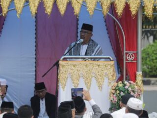 Wali Kota Asripan Nani Shalat Idul Fitri di Alun-Alun Boki Hontinimbang Kotamobagu