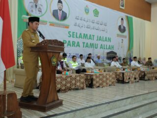 Pj Gubsu dan Bupati Asahan Lepas Jamaah Calon Haji Kloter Satu