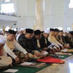 Wali Kota Asripan Nani Sholat Idul Adha di Masjid Agung Baitul Makmur