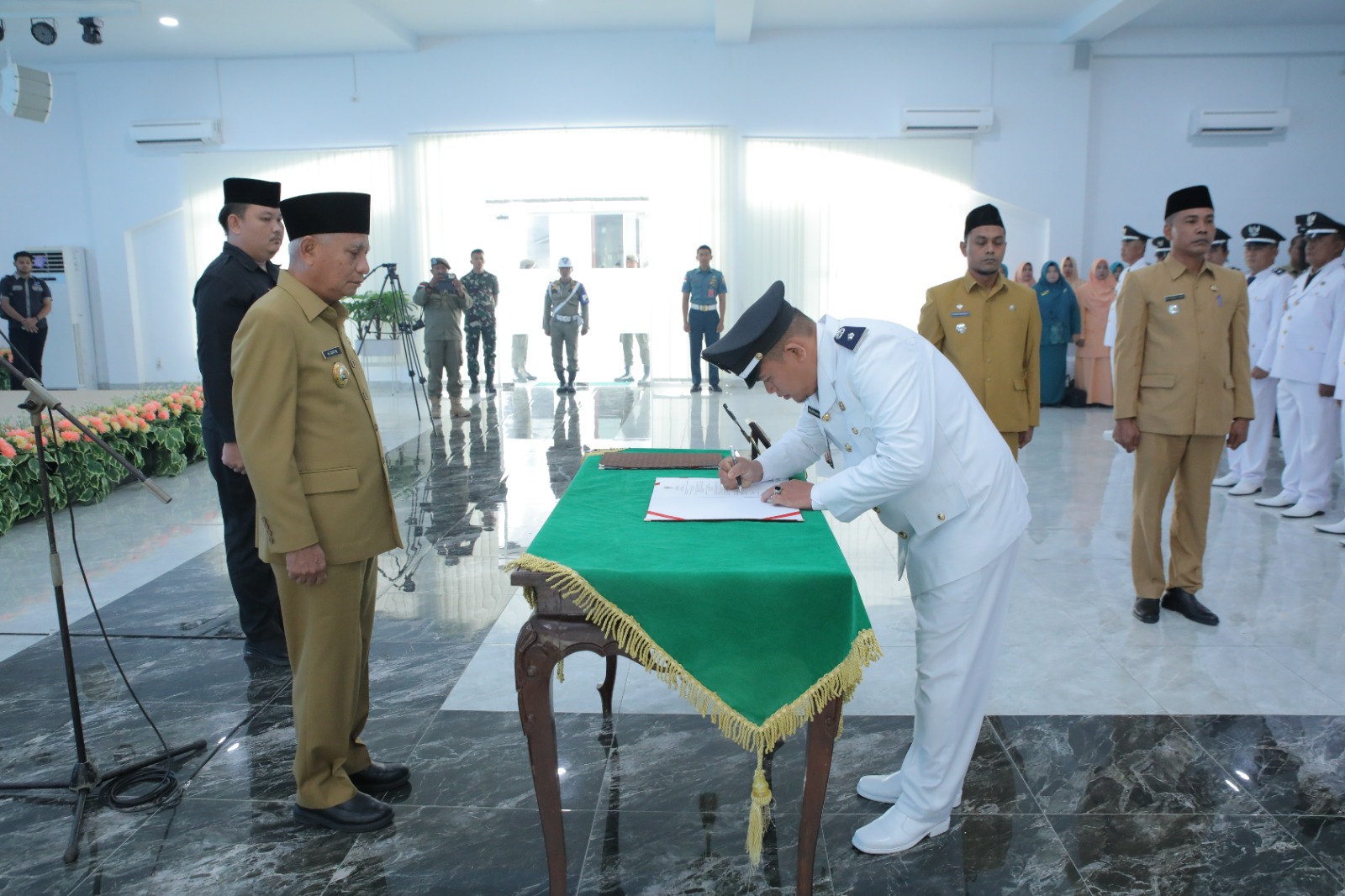 Bupati Asahan Kukuhkan Masa Jabatan 8 Tahun 169 Kepala Desa