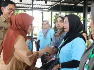 Bupati Blitar Hadiri Penutupuan Pendidikan dan Pelatihan Keterampilan Make Up Artist 2024