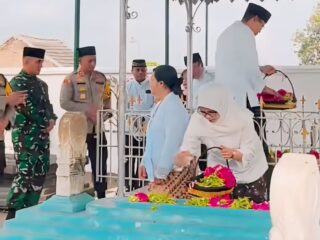 Jelang Hari jadi ke-700 Blitar, Bupati Rini Syarifah Ziarah ke Makam Leluhur
