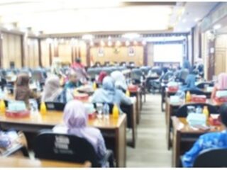Bupati Sidoarjo Hadiri Rapat Paripurna Penyampaian Jawaban Raperda Perubahan APBD