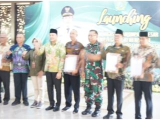 Plt Bupati Sidoarjo Subandi Serahkan Bantuan Irigasi Perpompaan