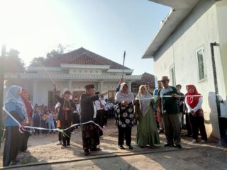 Ponpes Raudhatul Ulum Kaseman Parseh Socah Gelar Jalan Sehat Diiringi Drasandhi