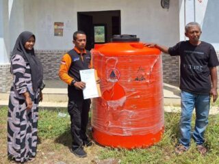 Puluhan Tandon Air Didistribusikan ke Wilayah Kekeringan di Bangkalan