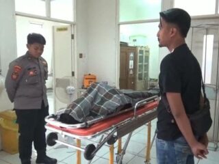 Seorang Pria Ditemukan Tewas di Teras Rumah, Diduga Dibunuh