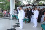 Wakil Bupati Asahan Pimpinan Penurunan Bendera Merah Putih Peringatan HUT ke-79 RI