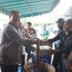 Bupati dan Wakil Bupati Asahan Serahkan Pakaian dan Perlengkapan Kerja THL DLH