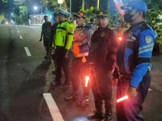 Tim Gabungan Tindak Tegas Truk Pengangkut Garam