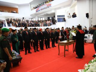 Wali Kota Abdullah Mokoginta Hadiri Pelantikan Anggota DPRD Kotamobagu