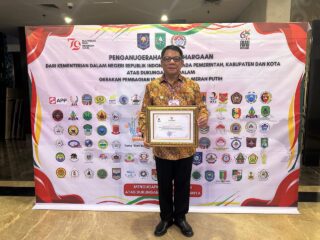 Wali Kota Abdullah Mokoginta Terima Penghargaan dari Kemendagri