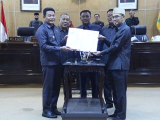Plt Bupati Sidoarjo Hadiri Rapat Paripurna Raperda Penyandang Disabilitas