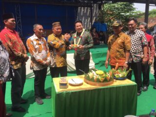 Plt Bupati Sidoarjo Resmikan Pasar Surungan di Desa Penambangan