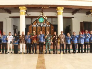 Plt Bupati Sidoarjo Subandi Pimpin Rapat Pengendalian Inflasi Jelang Nataru