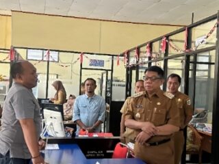 Wali Kota Abdullah Mokoginta Sidak Disdukcapil Kotamobagu