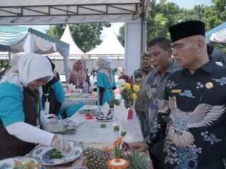 Asisten Perekonomian dan Pembangunan, Ir Oktoni Eriyanto MM, Saat Mengadiri Lomba Kuliner Khas Asahan, Kamis (05/12/2024).(Foto:Dicky)