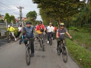 Bupati Asahan Gowes Bareng Sekda, OPD dan Ketua TP PKK