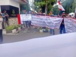 Warga Desa Banjarkemantren Demo Tuntut Penanganan Dugaan Pungli dan Penyalahgunaan Dana Pangan